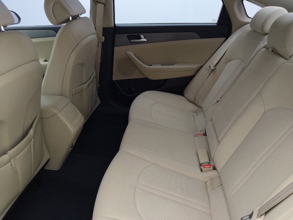 Used 2015 Hyundai Sonata SE image 18