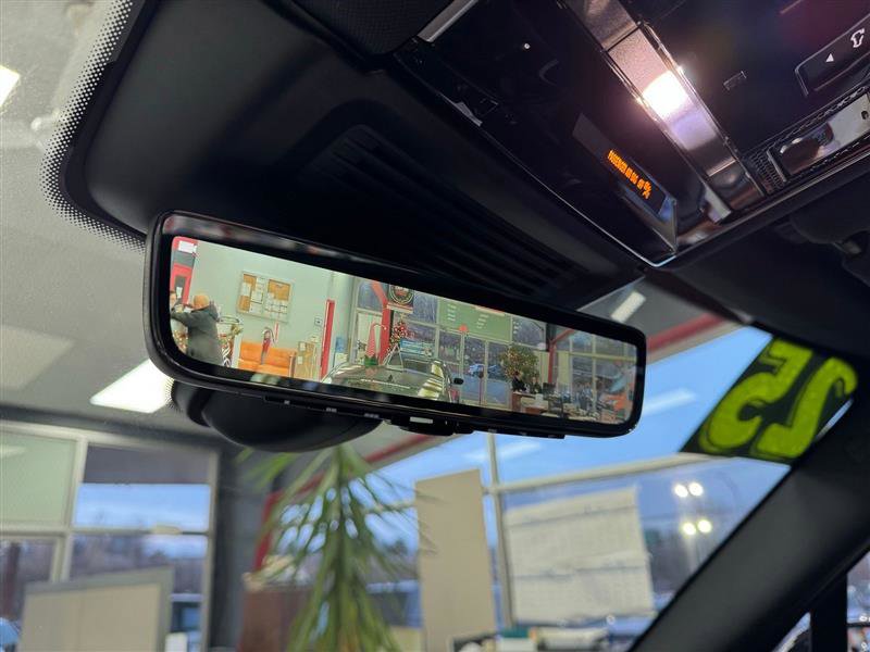 Used 2025 Land Rover Range Rover SE image 27