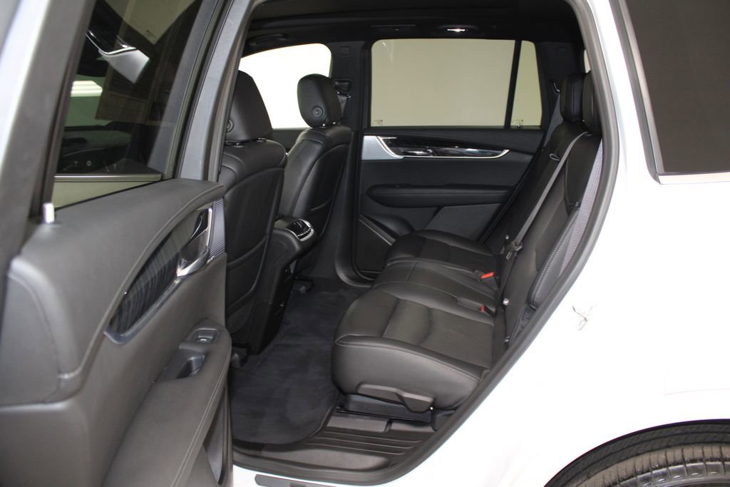 Used 2024 Cadillac XT6 Premium Luxury image 27
