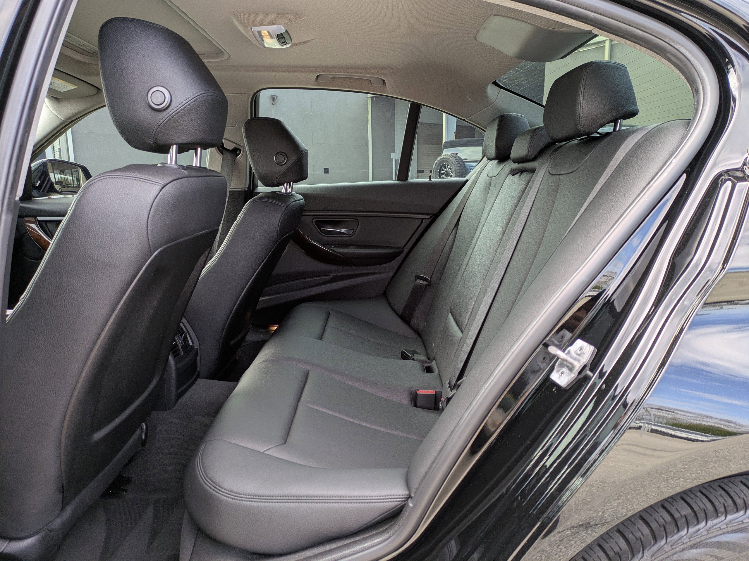 Used 2015 BMW 320i xDrive Sedan image 14