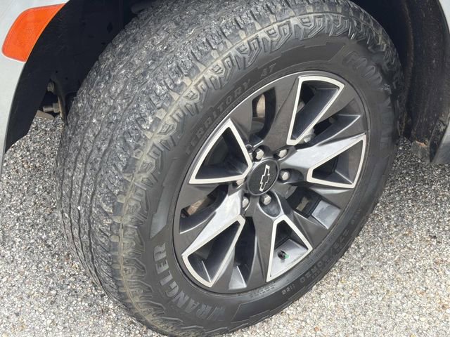 Used 2023 Chevrolet Tahoe Z71 w/ Luxury Package AWD/4WD image 15
