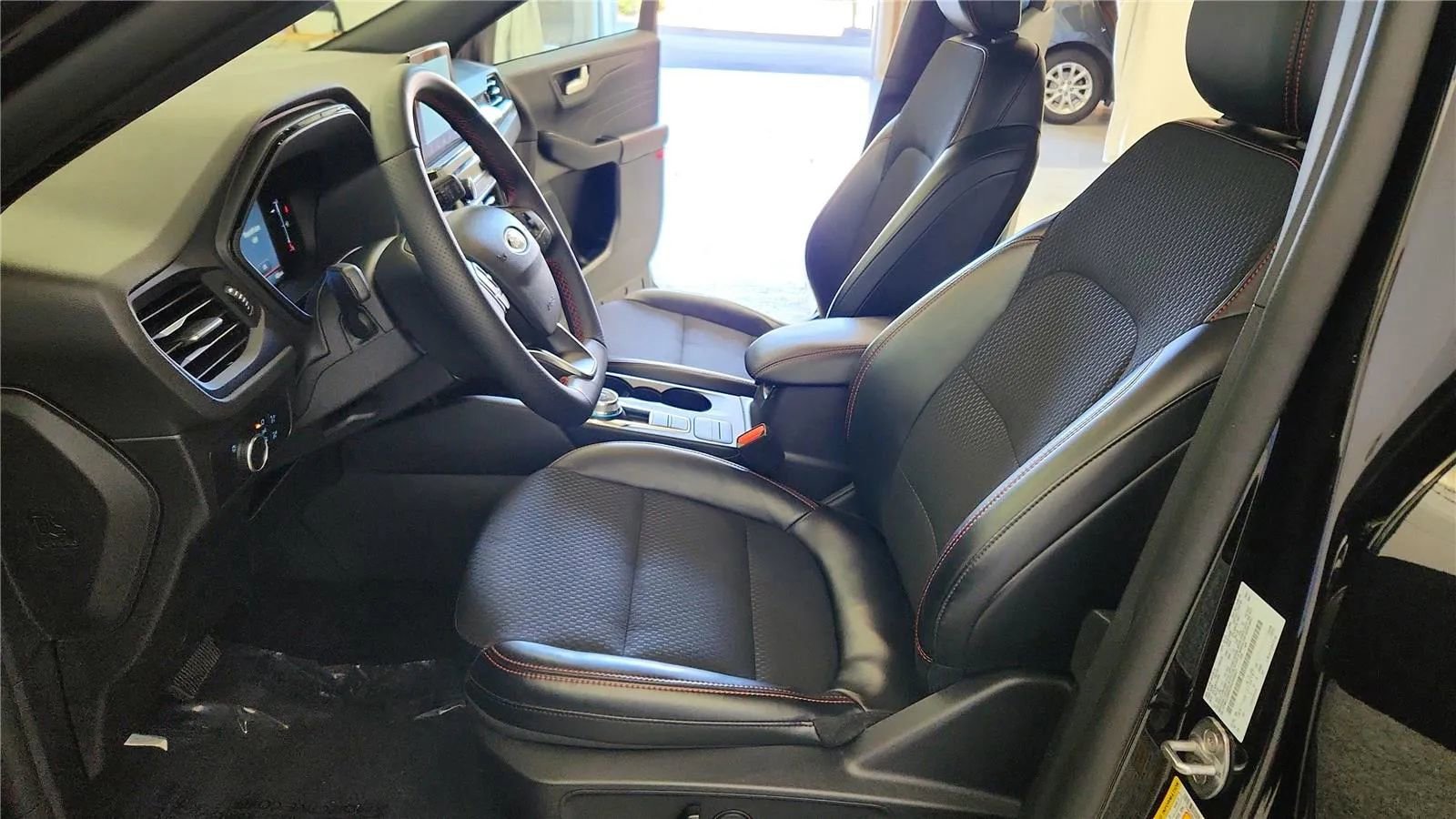 Used 2025 Ford Escape ST-Line image 23