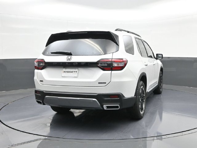 New 2026 Honda Pilot Touring image 11