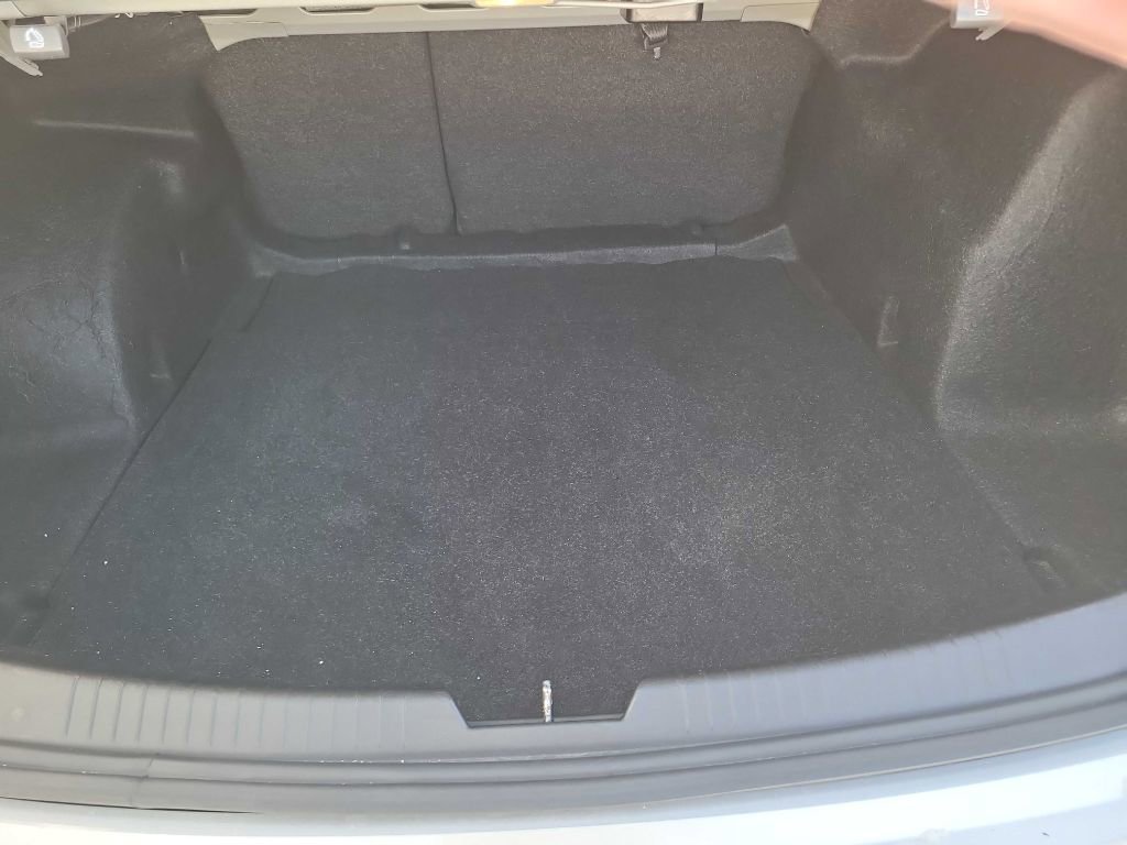 Used 2018 Chevrolet Malibu LT image 39