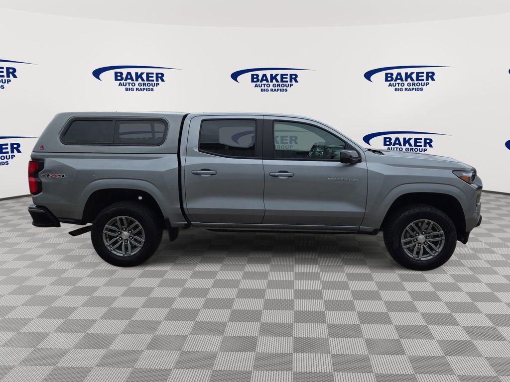 Used 2024 Chevrolet Colorado LT w/ LT Convenience Package III AWD/4WD image 2