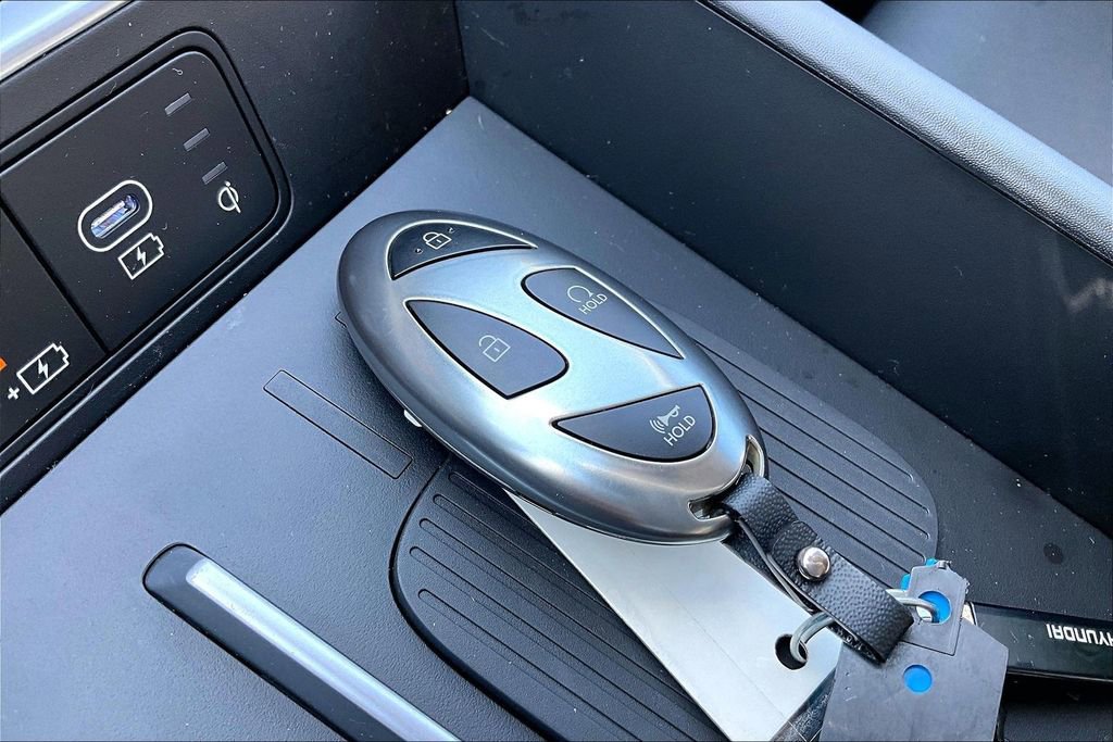 Used 2025 Hyundai Santa Fe XRT AWD/4WD image 11