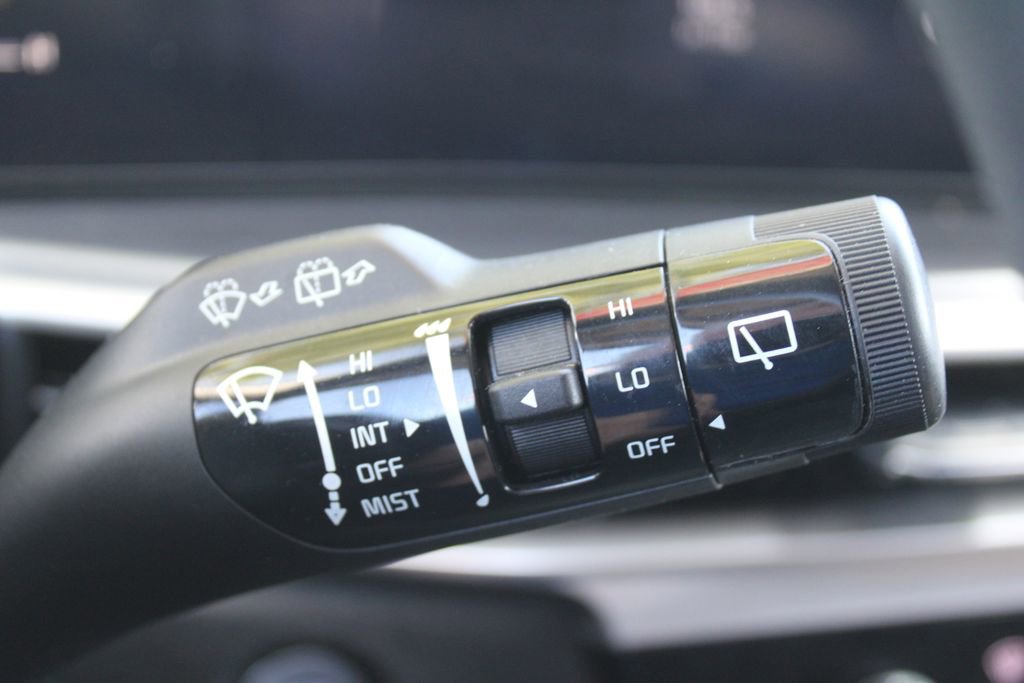 Certified 2024 Kia Sorento LX image 31