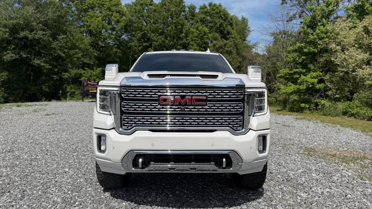 Used 2023 GMC Sierra 3500 Denali w/ Technology Package AWD/4WD image 2
