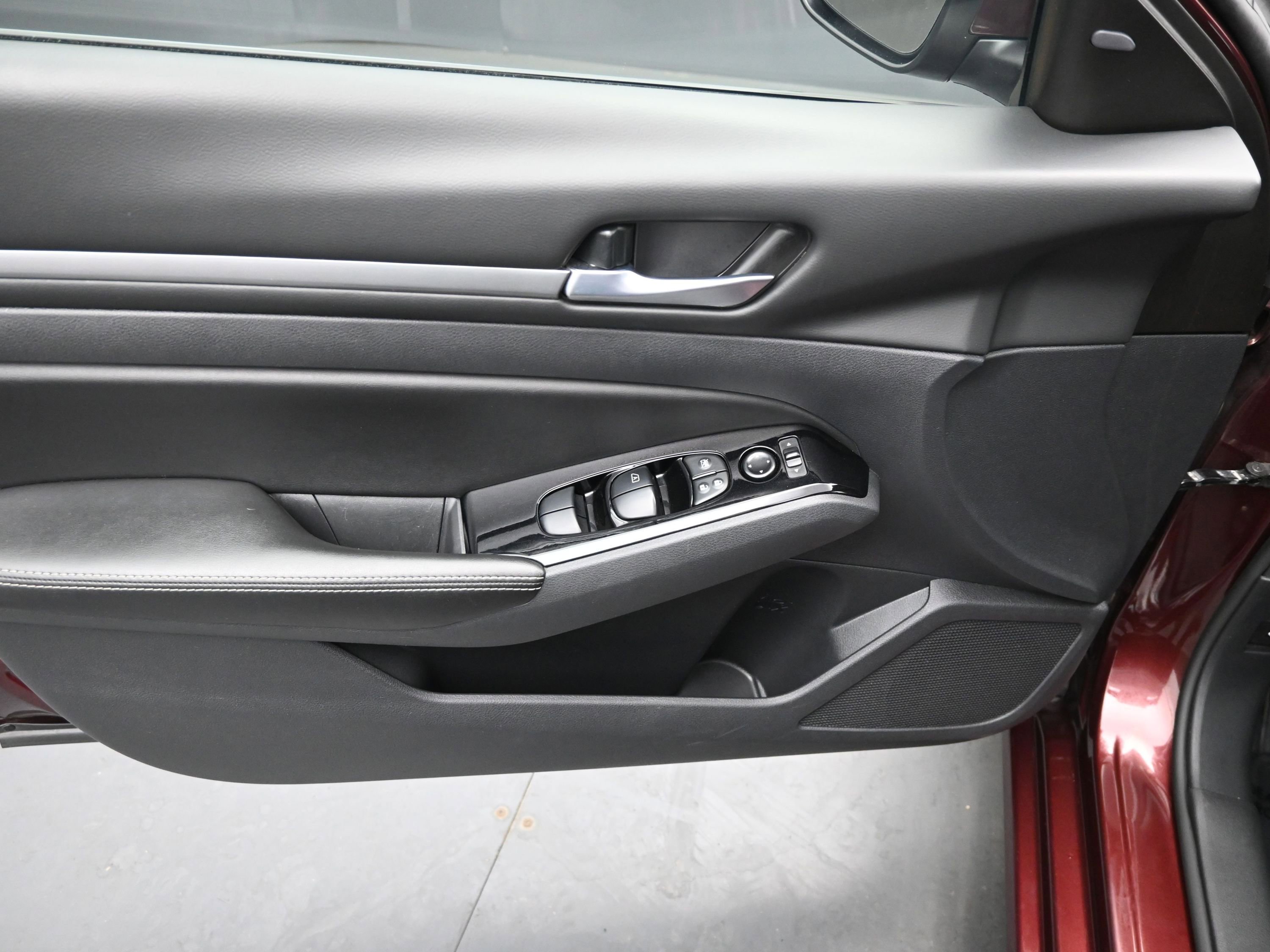 Used 2023 Nissan Altima 2.5 SV image 11