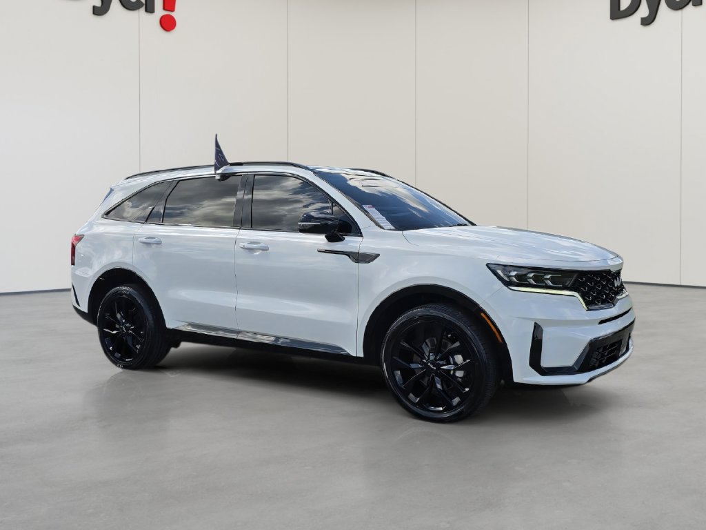 Certified 2023 Kia Sorento SX FWD image 2