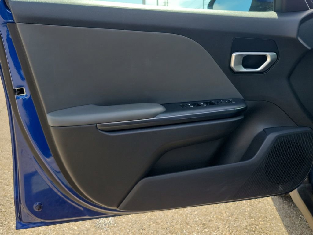 Used 2025 Kia K4 LXS image 19