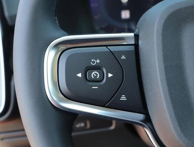 New 2024 Volvo XC40 B5 Plus w/ Climate Package image 9