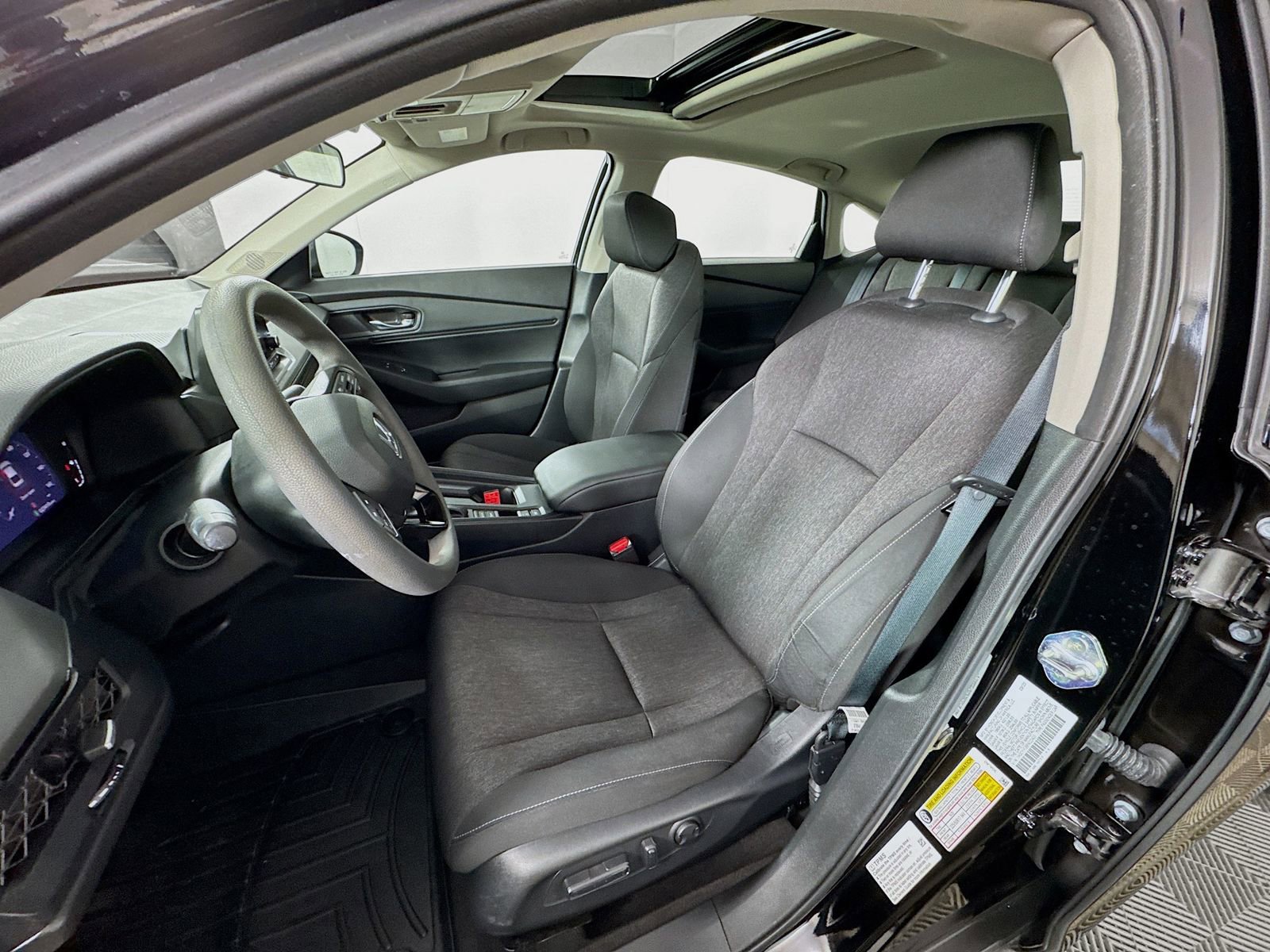Used 2023 Honda Accord EX image 17