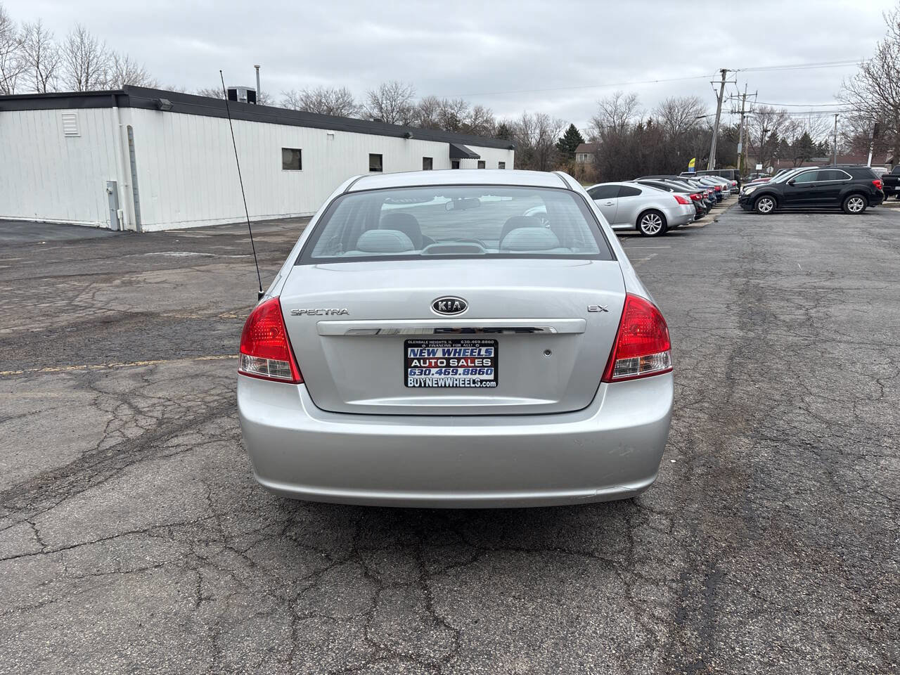 Used 2009 Kia Spectra EX image 4