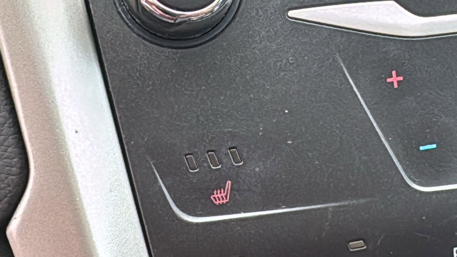 Used 2015 Ford Fusion SE w/ Equipment Group 202A image 18