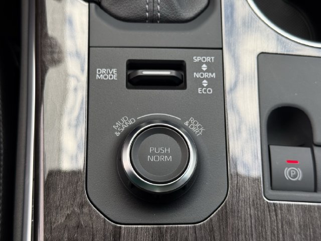 Used 2026 Toyota Highlander Limited AWD/4WD image 20