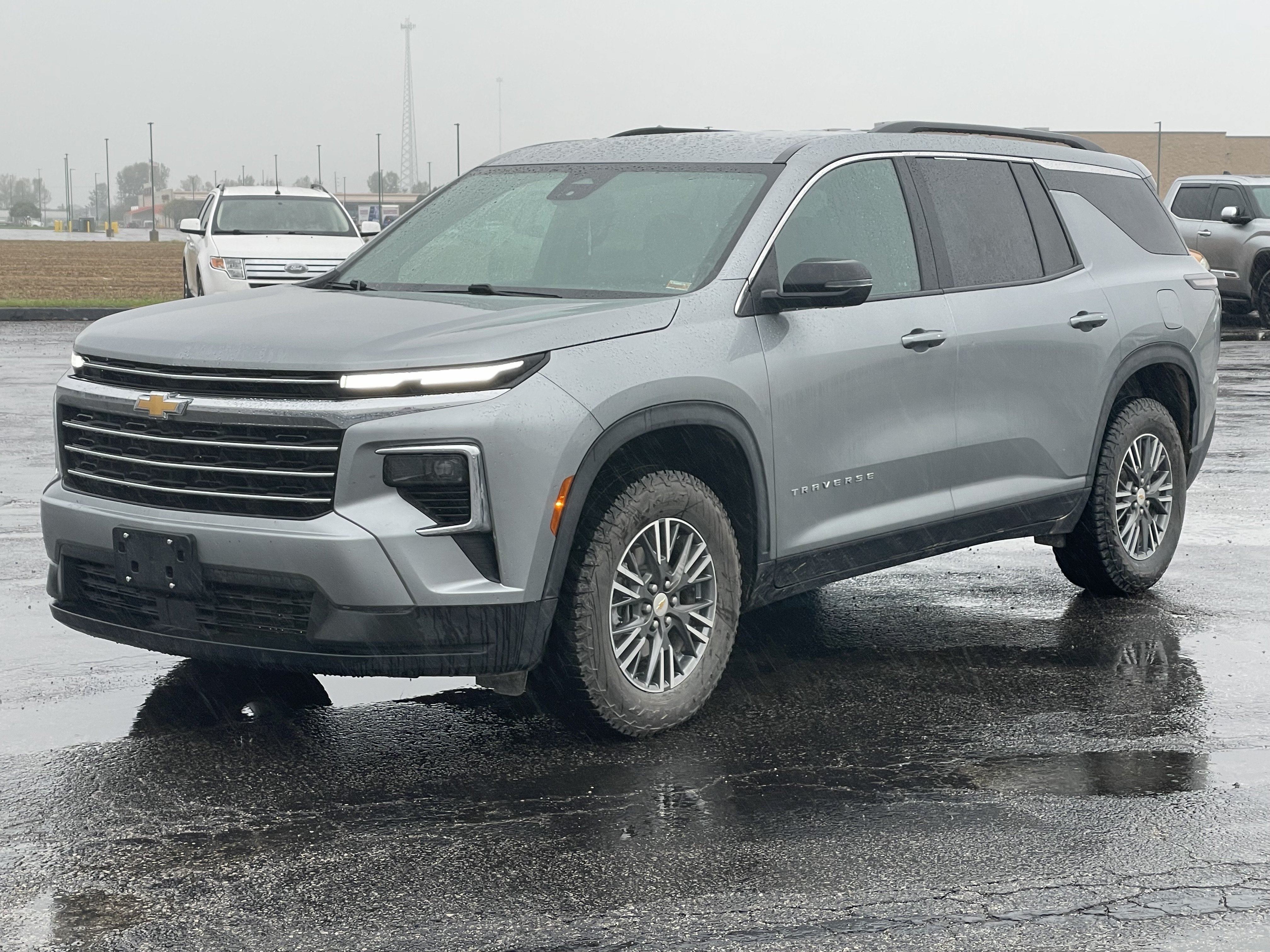 Used 2025 Chevrolet Traverse LT AWD/4WD image 8
