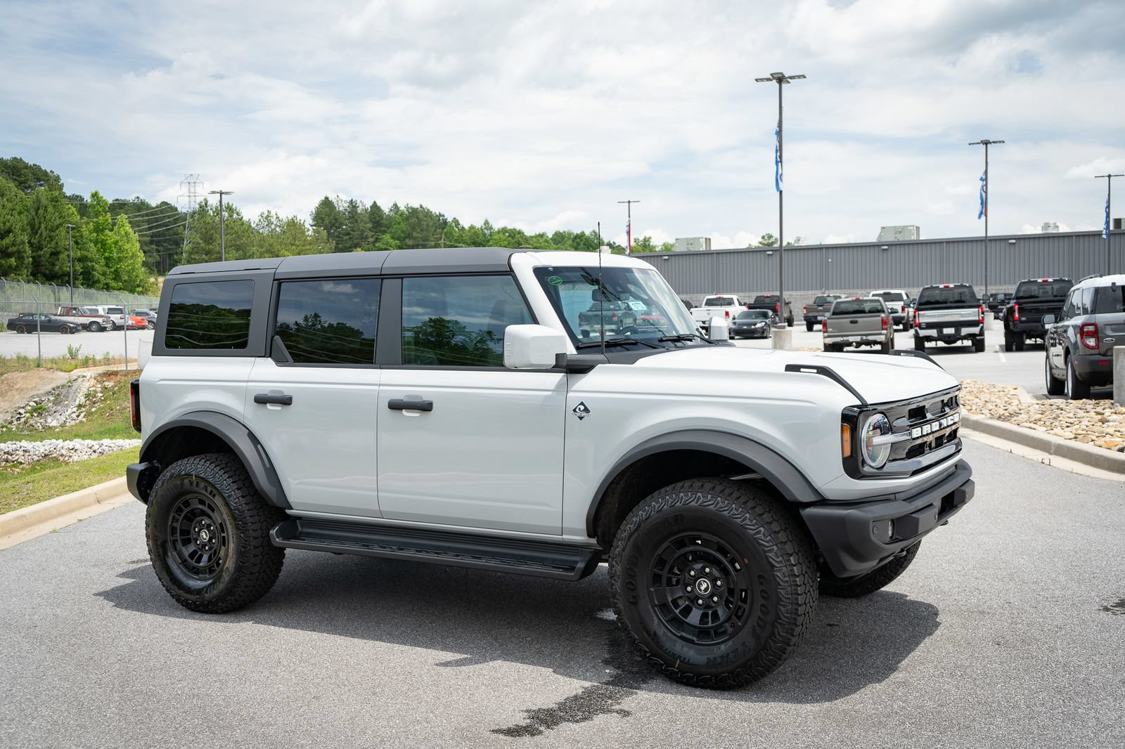 New 2026 Ford Bronco Outer Banks w/ Sasquatch Package AWD/4WD image 12