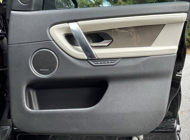 Used 2020 Land Rover Discovery Sport SE R-Dynamic image 19