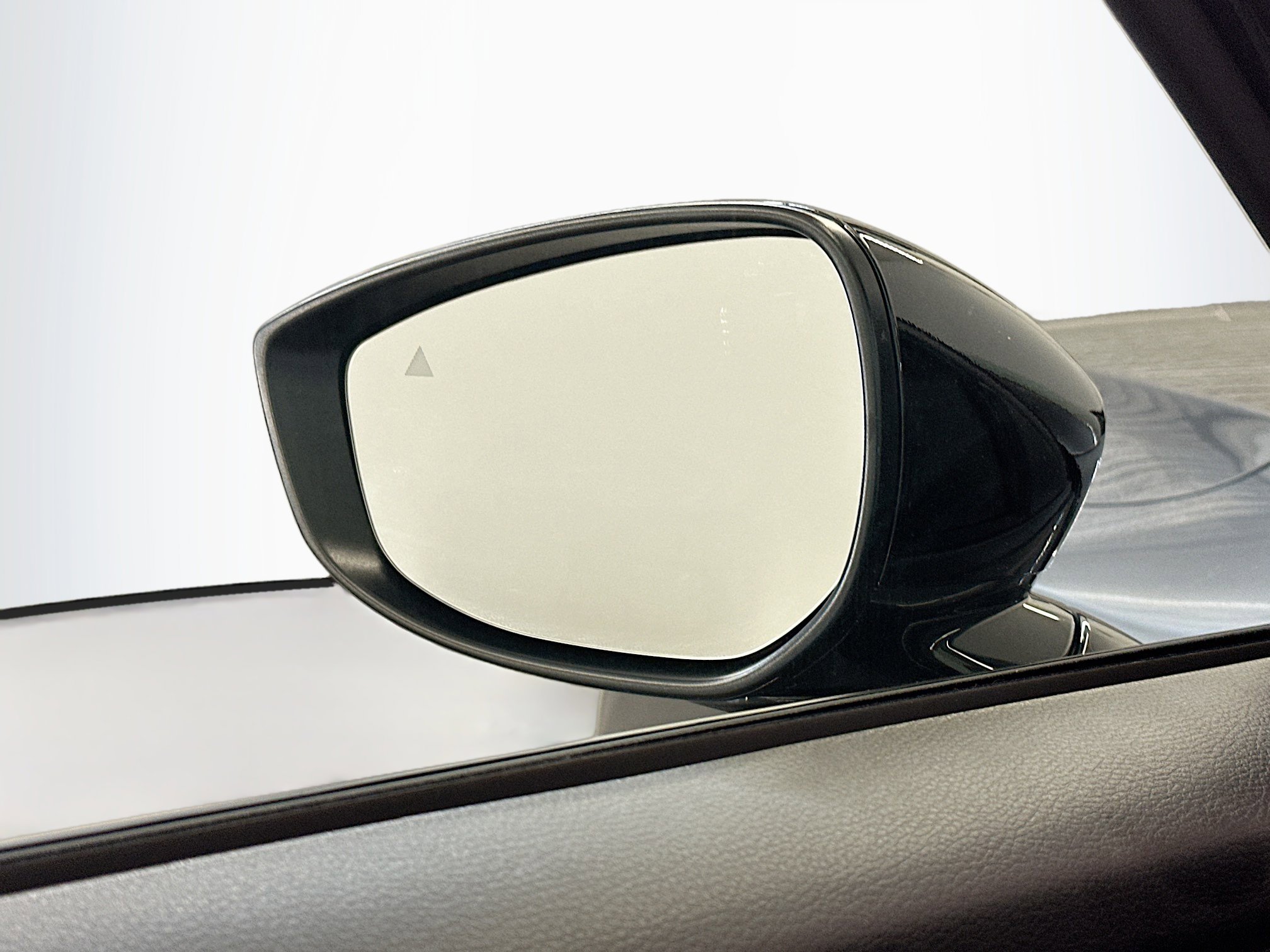 Used 2025 MAZDA CX-50 AWD 2.5 S w/ Premium Package image 16