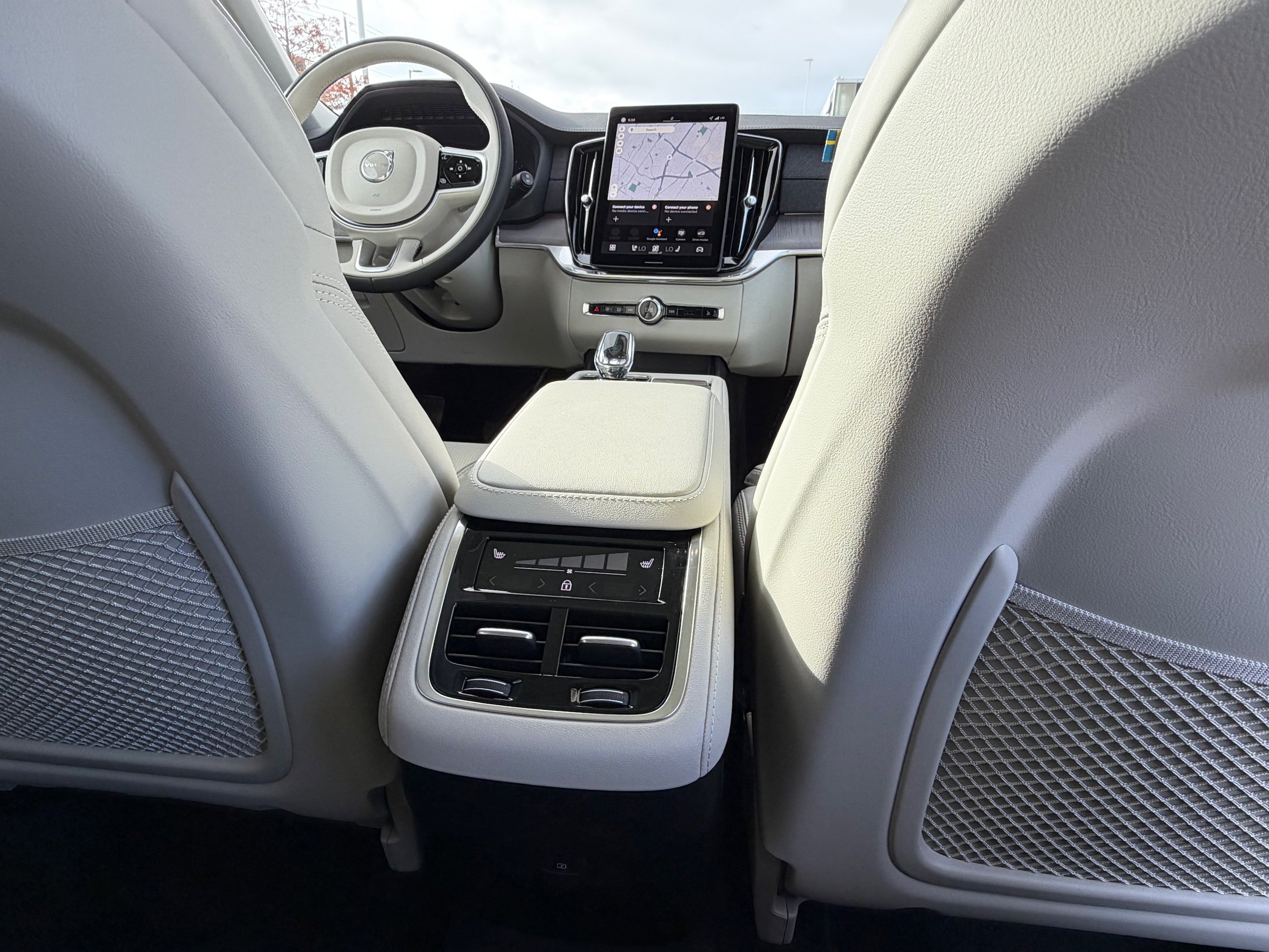 New 2026 Volvo XC90 B6 Ultra w/ Protection Package AWD/4WD image 12