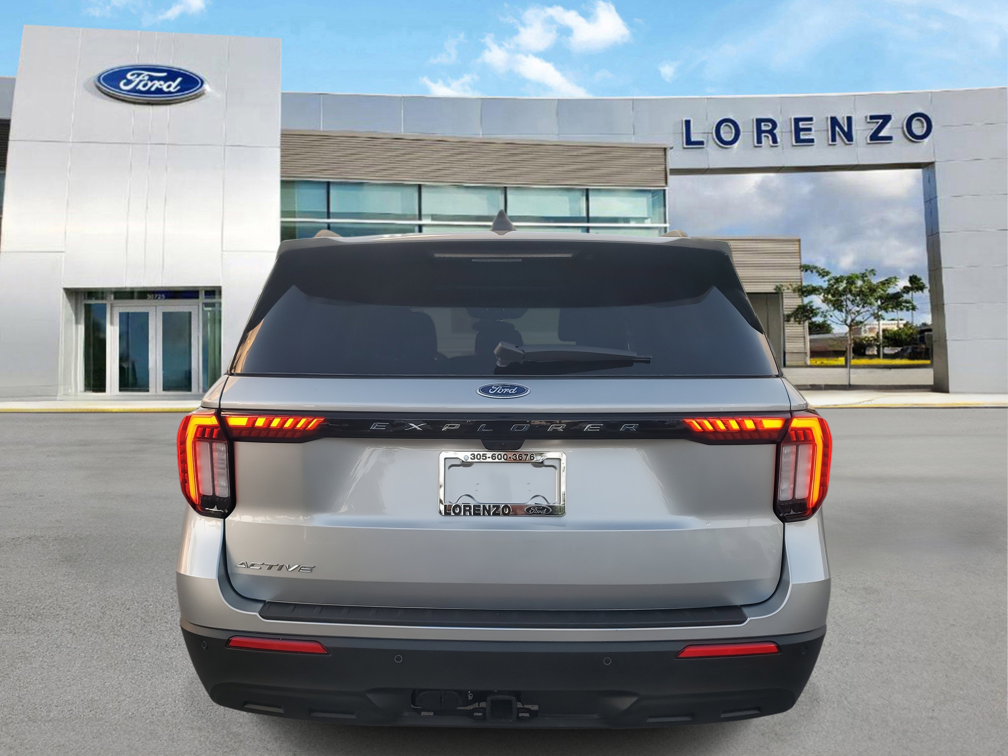 Used 2025 Ford Explorer Active image 6
