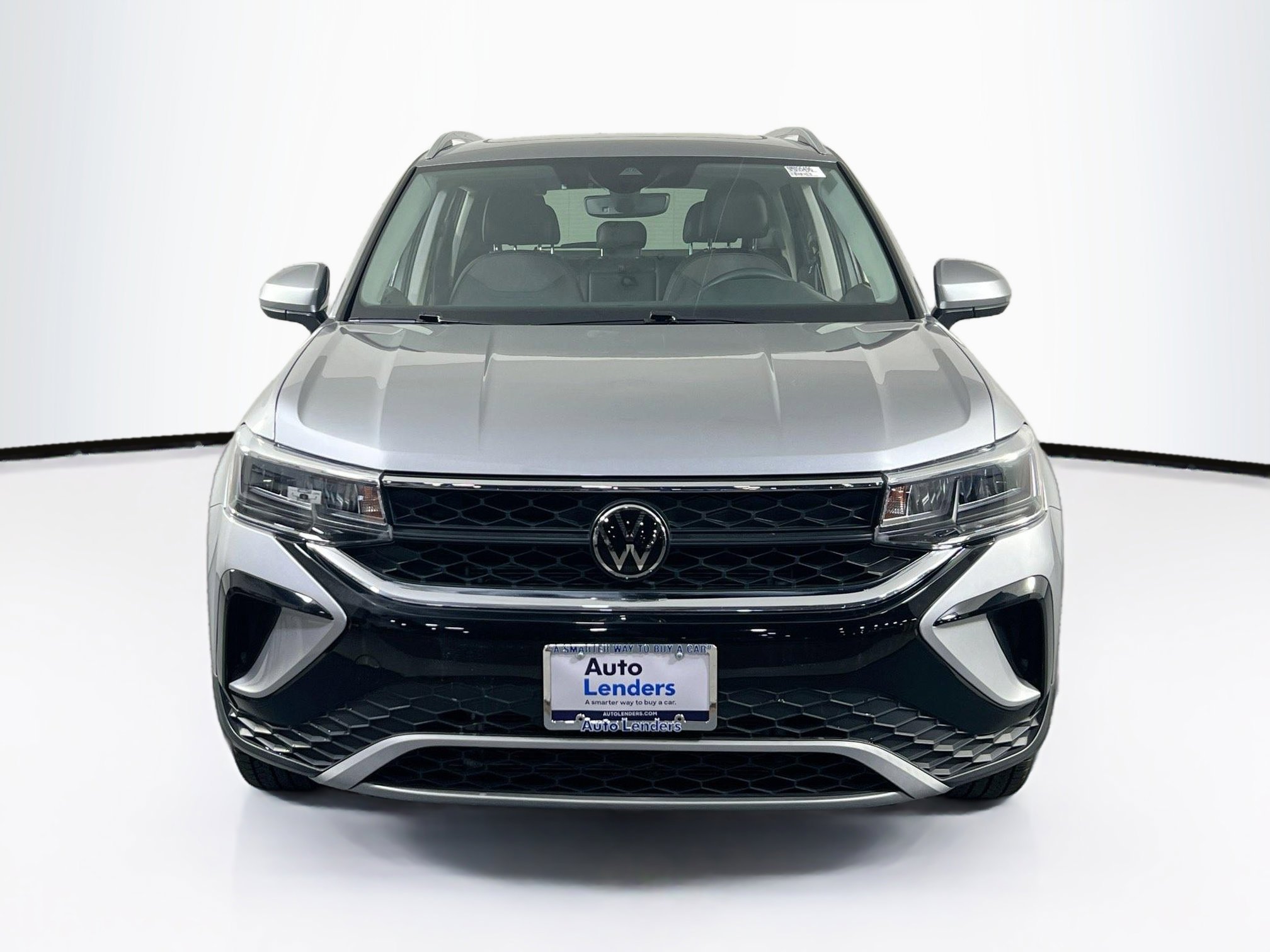 Used 2022 Volkswagen Taos SE AWD/4WD image 2