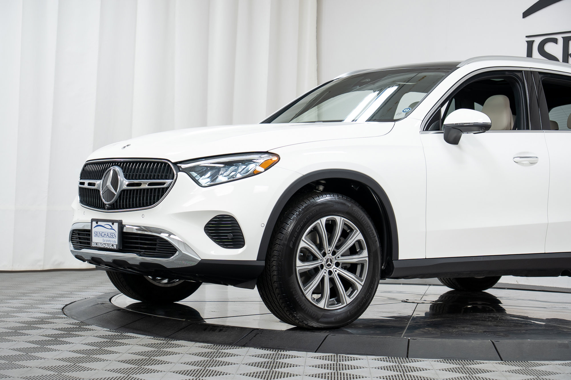 Used 2025 Mercedes-Benz GLC 300 4MATIC image 25