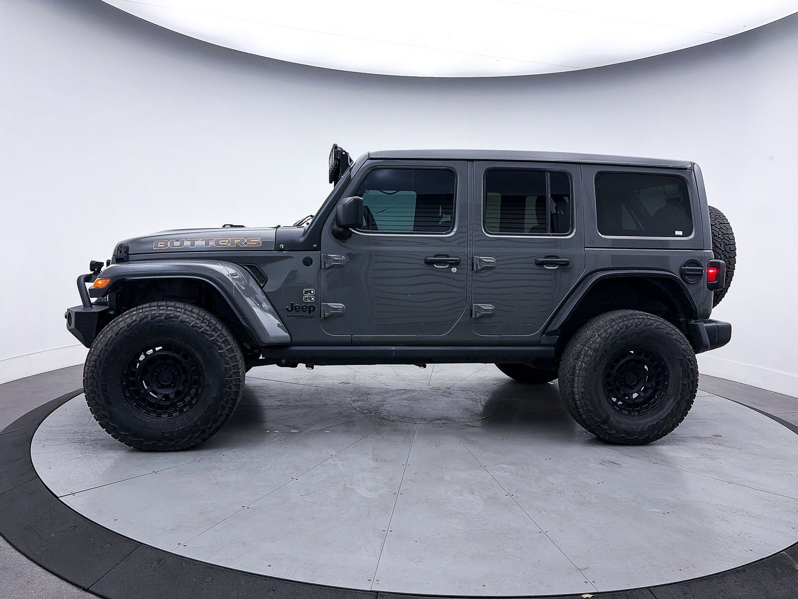 Used 2020 Jeep Wrangler Unlimited Sahara image 29