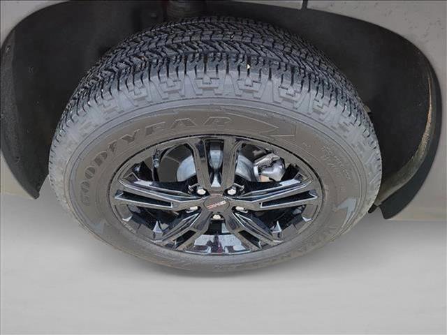 Used 2024 GMC Terrain AT4 w/ Tech Package AWD/4WD image 10