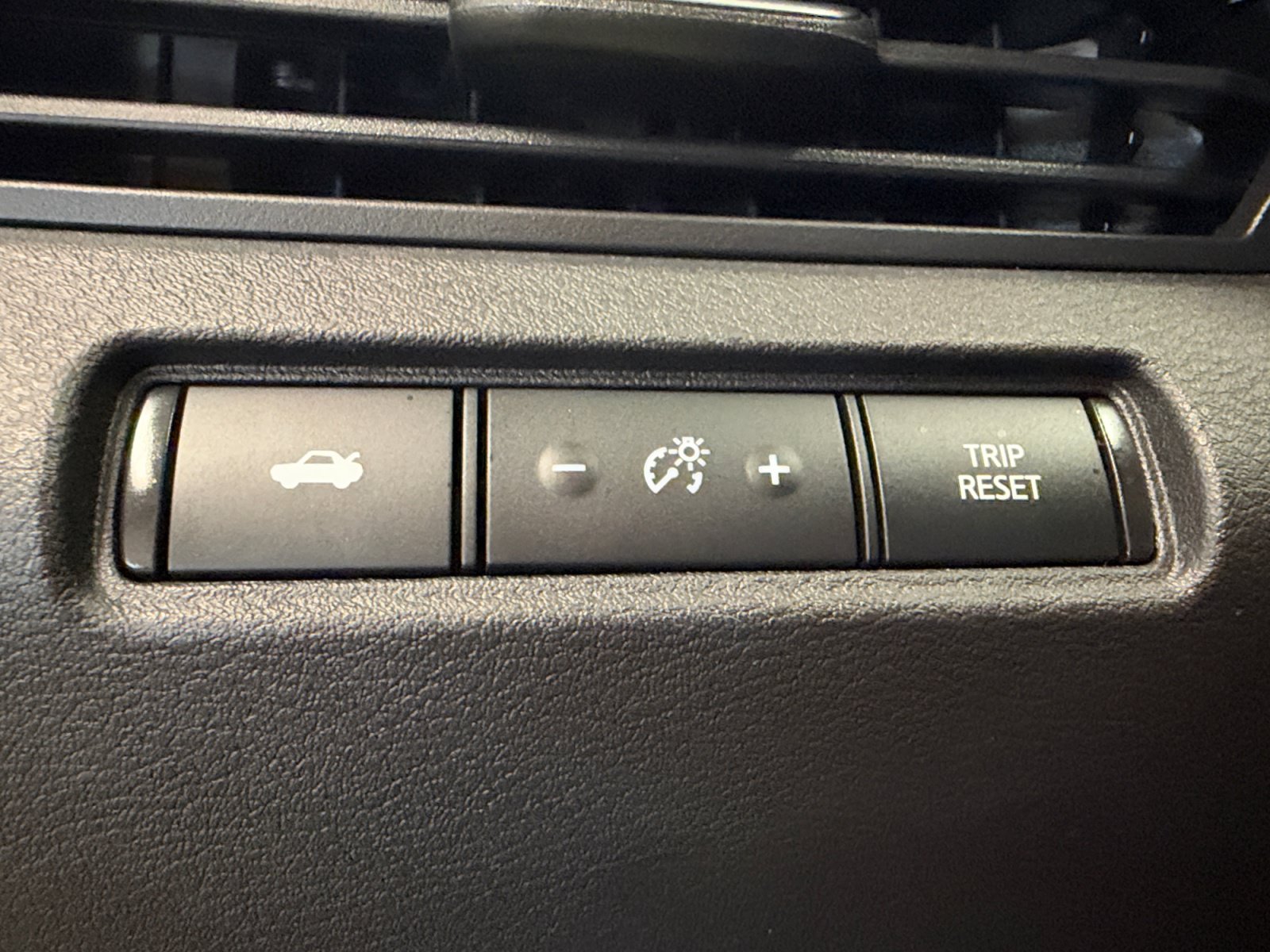 Used 2024 Nissan Altima 2.5 SV FWD image 25