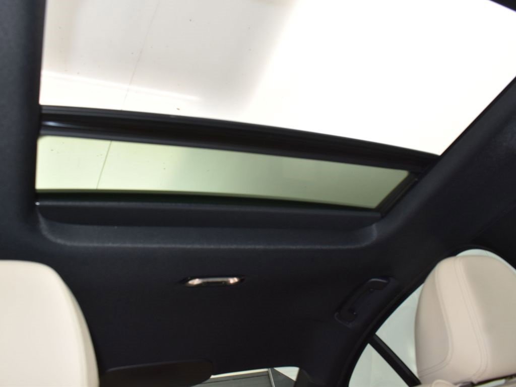 Certified 2025 BMW 330i Sedan w/ Premium Package image 26