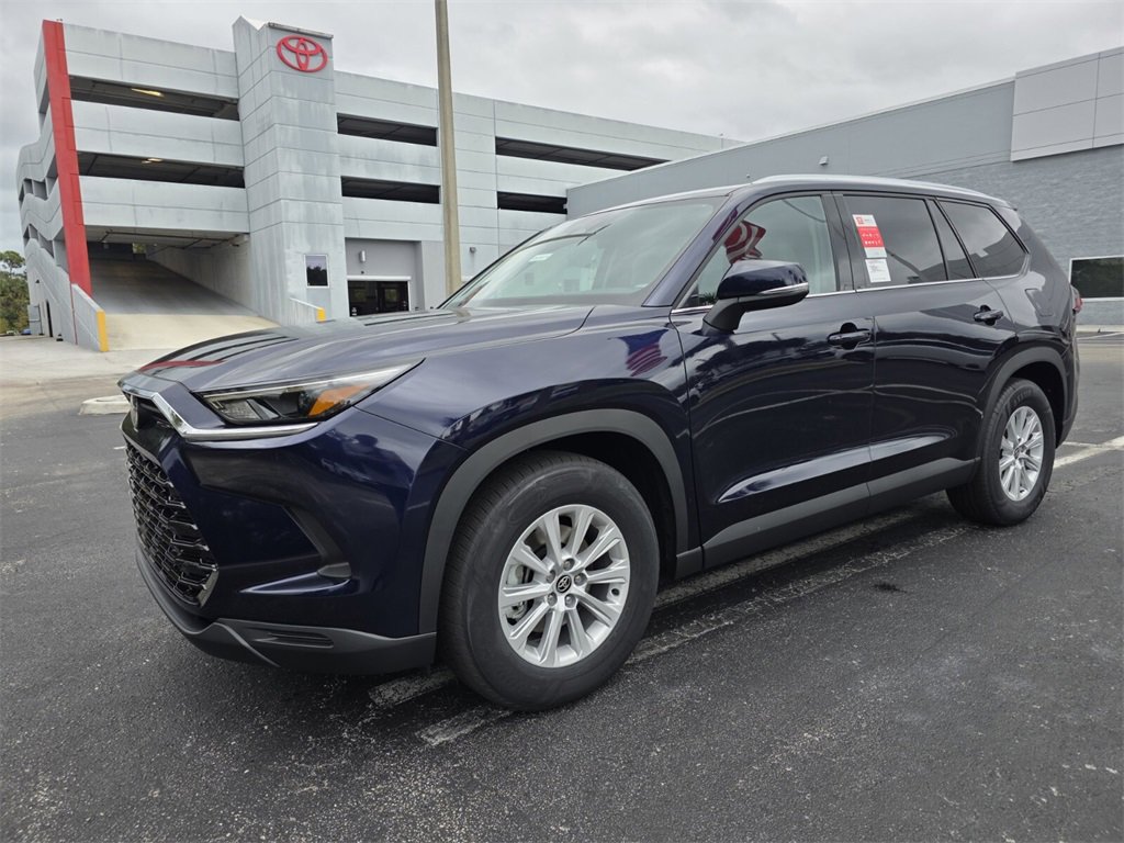 New 2026 Toyota Grand Highlander XLE image 3