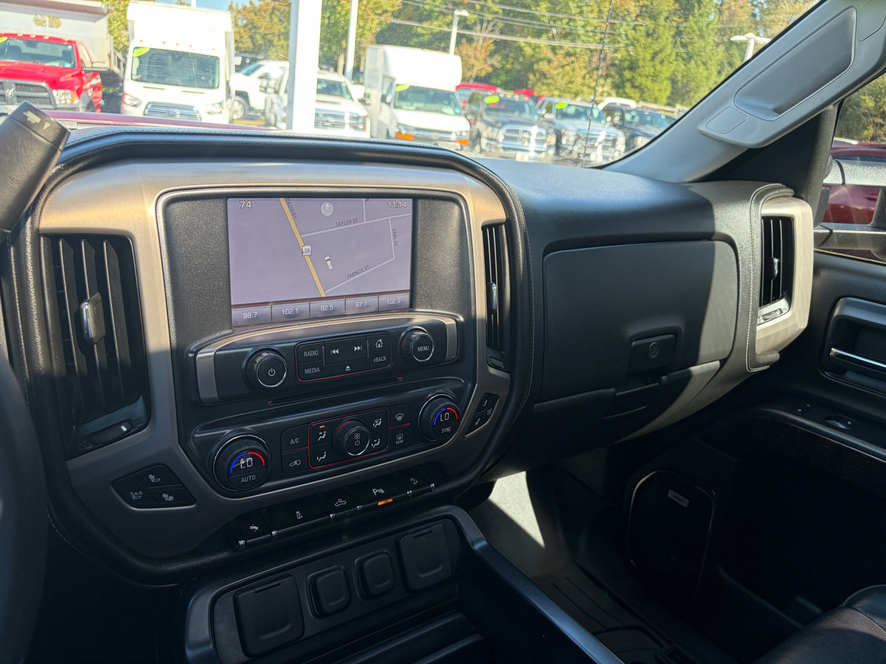 Used 2015 GMC Sierra 2500 Denali w/ Suspension Package, Off-Road image 34