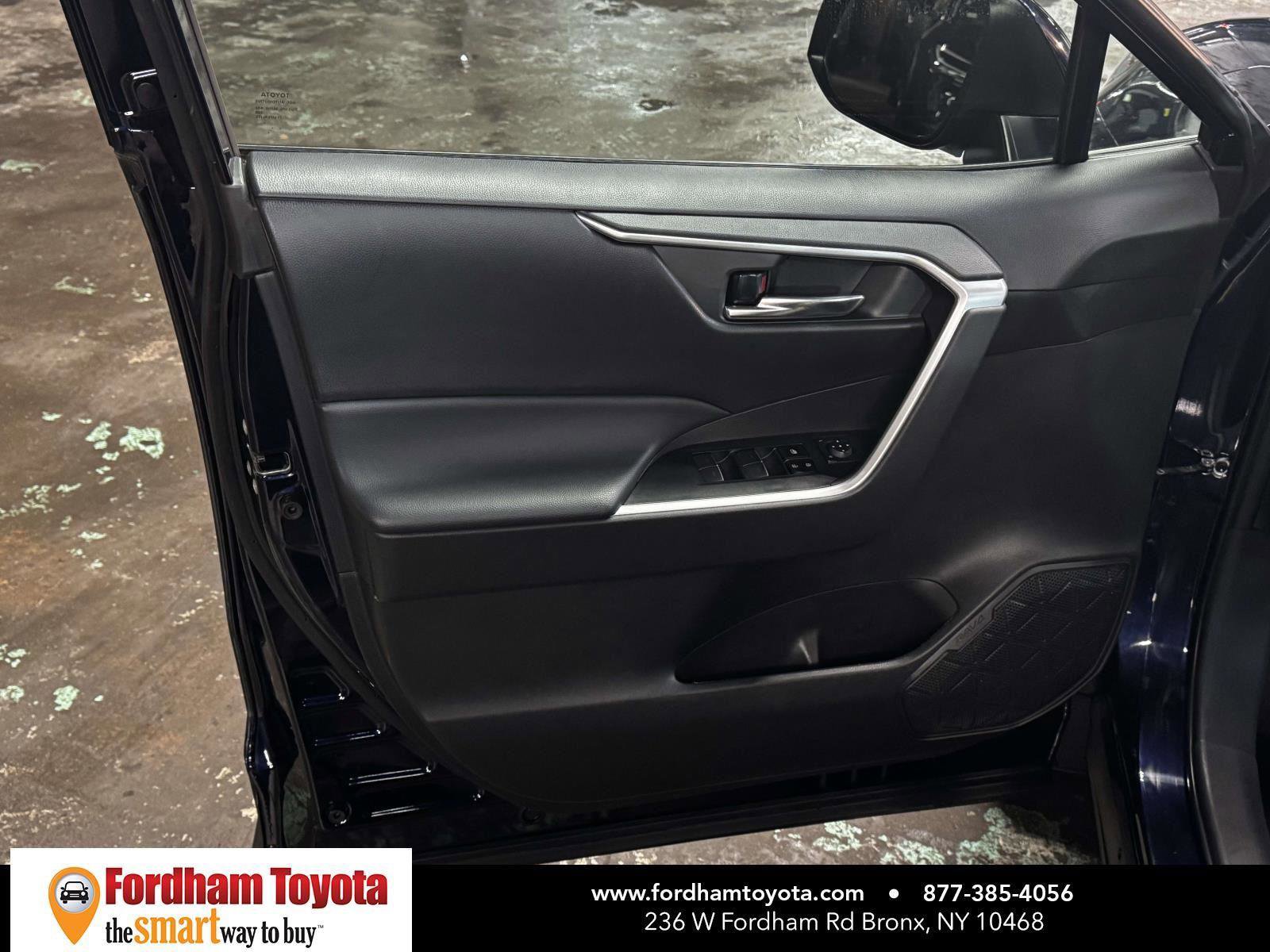 Used 2024 Toyota RAV4 XLE w/ Convenience Package image 13