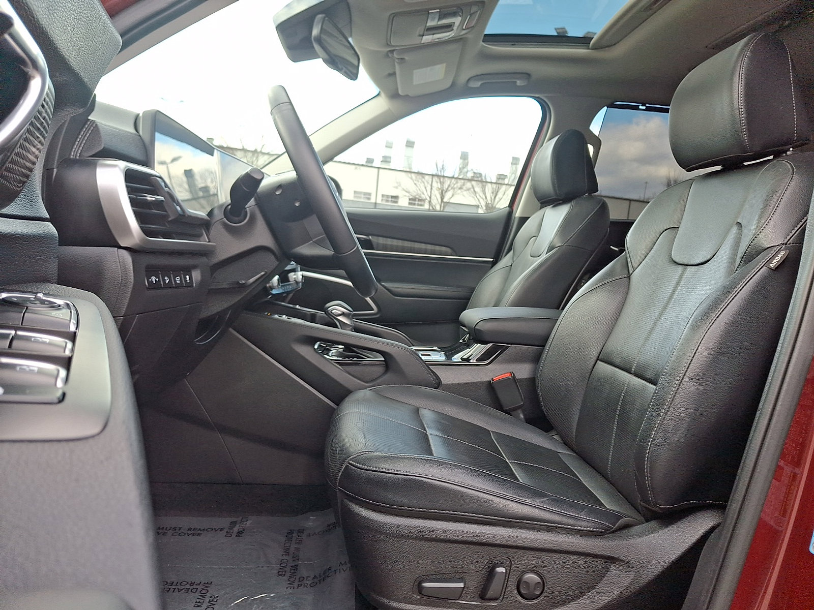 Used 2023 Kia Telluride EX w/ EX Captain's Chair Package image 15