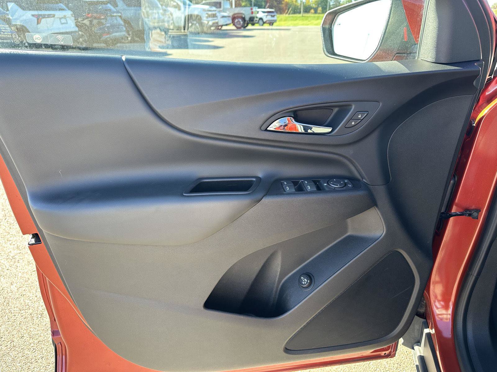 Used 2020 Chevrolet Equinox LT FWD image 10