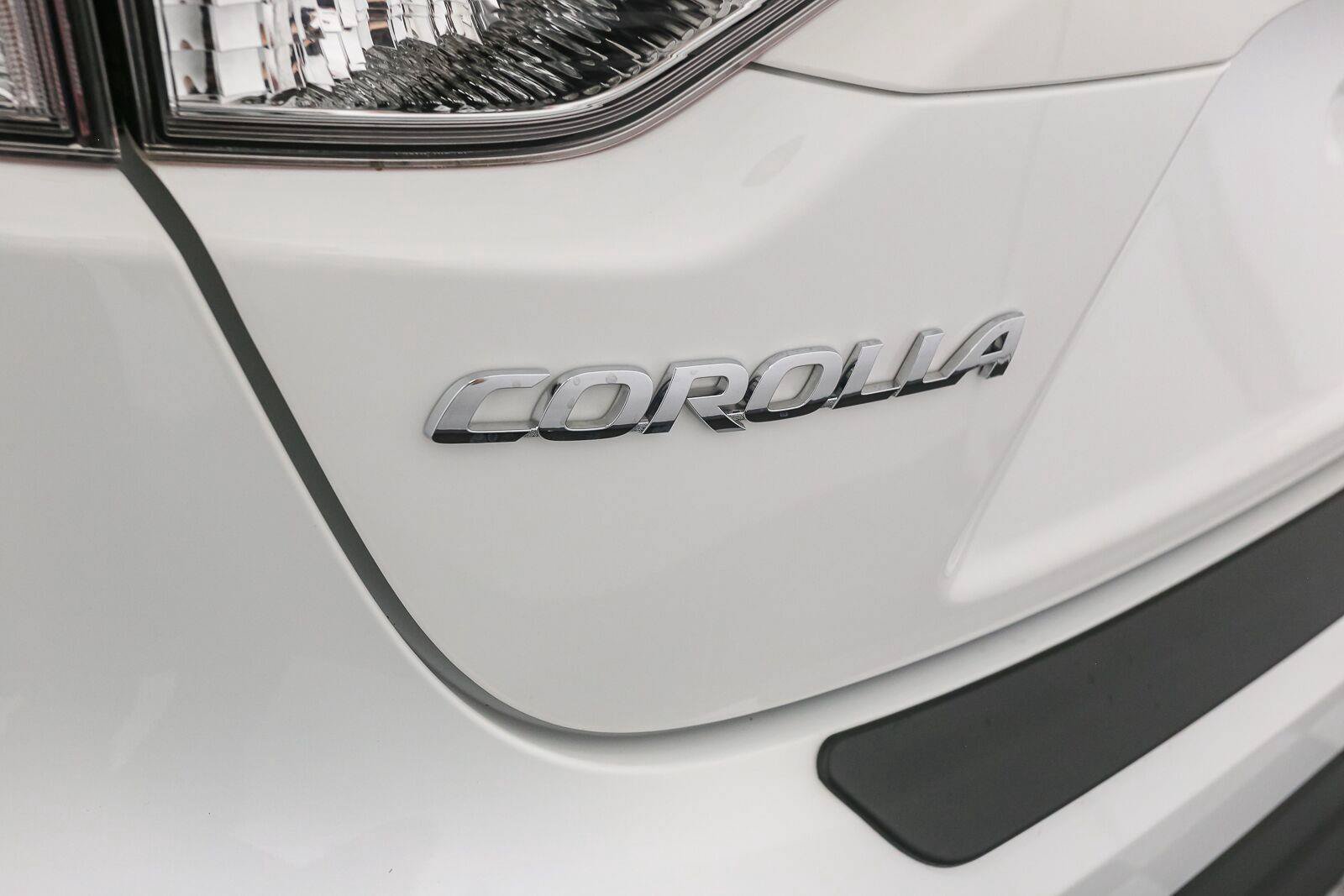 Certified 2026 Toyota Corolla LE AWD/4WD image 11