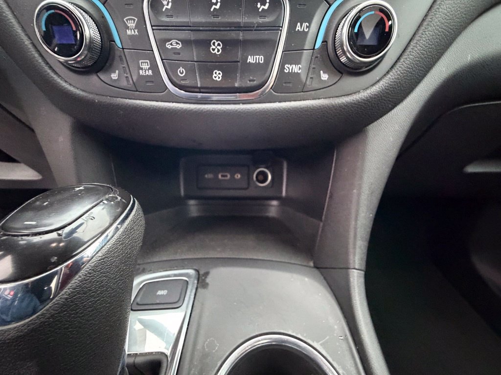 Used 2021 Chevrolet Equinox LT AWD/4WD image 24