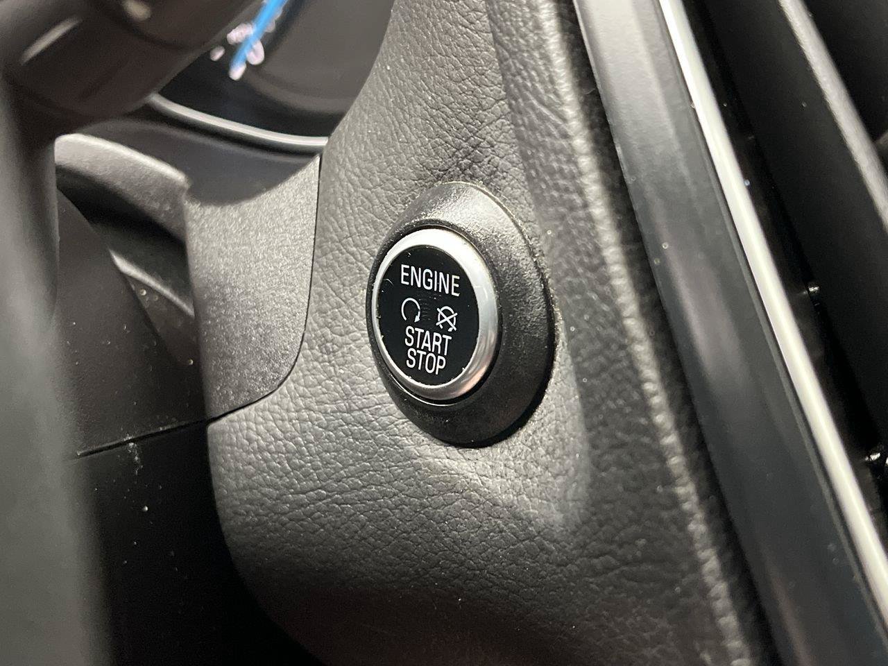 Used 2015 Ford Focus Titanium FWD image 22