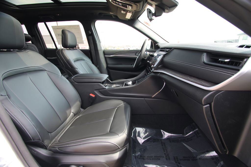 New 2026 Jeep Grand Cherokee Limited image 8