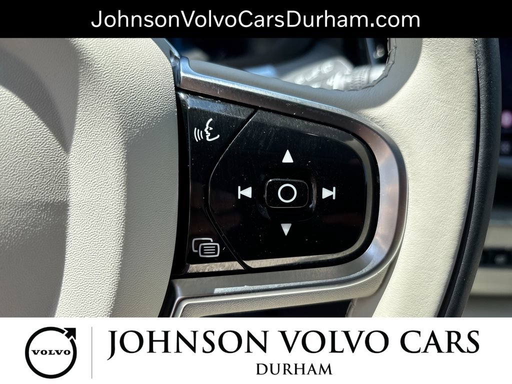 Used 2023 Volvo XC60 B5 Plus w/ Climate Package AWD/4WD image 18