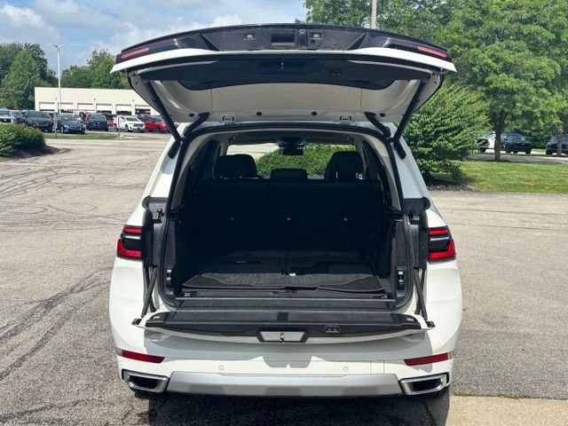 Used 2026 BMW X7 xDrive40i AWD/4WD image 31