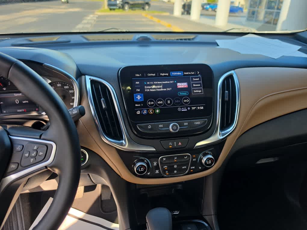 Used 2023 Chevrolet Equinox Premier AWD/4WD image 25