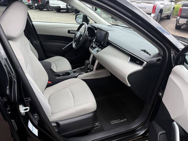 Certified 2022 Toyota Corolla Cross LE AWD/4WD image 21