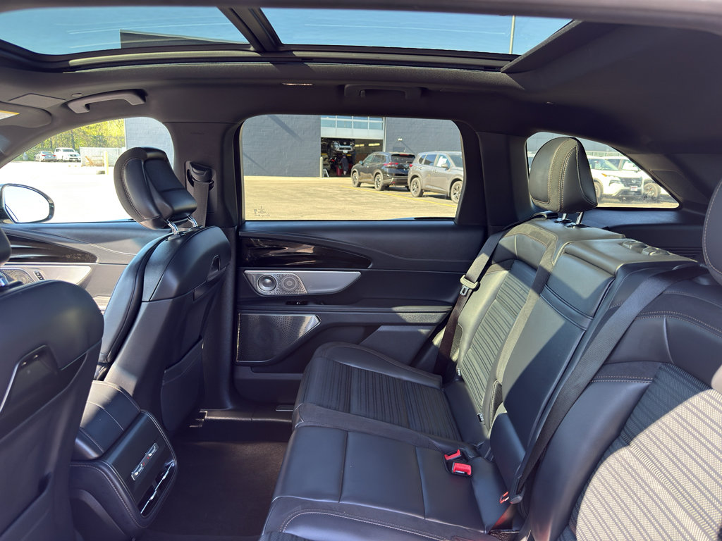 Used 2024 Lincoln Nautilus Reserve w/ Equipment Group 203A AWD/4WD image 32