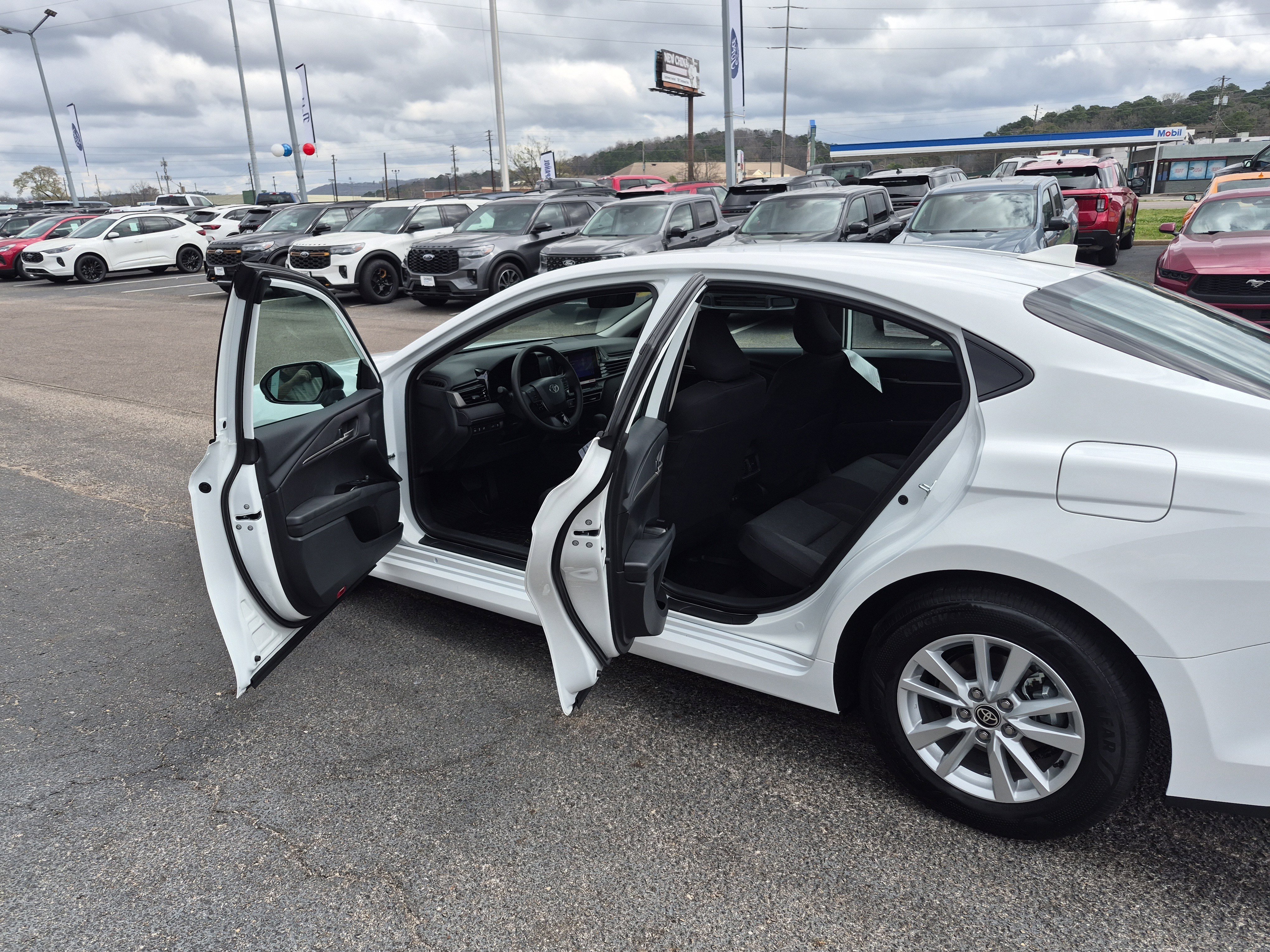 Used 2026 Toyota Camry LE image 14