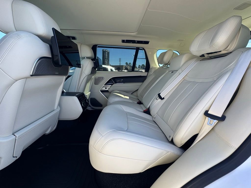 Used 2024 Land Rover Range Rover Long Wheelbase Autobiography image 33