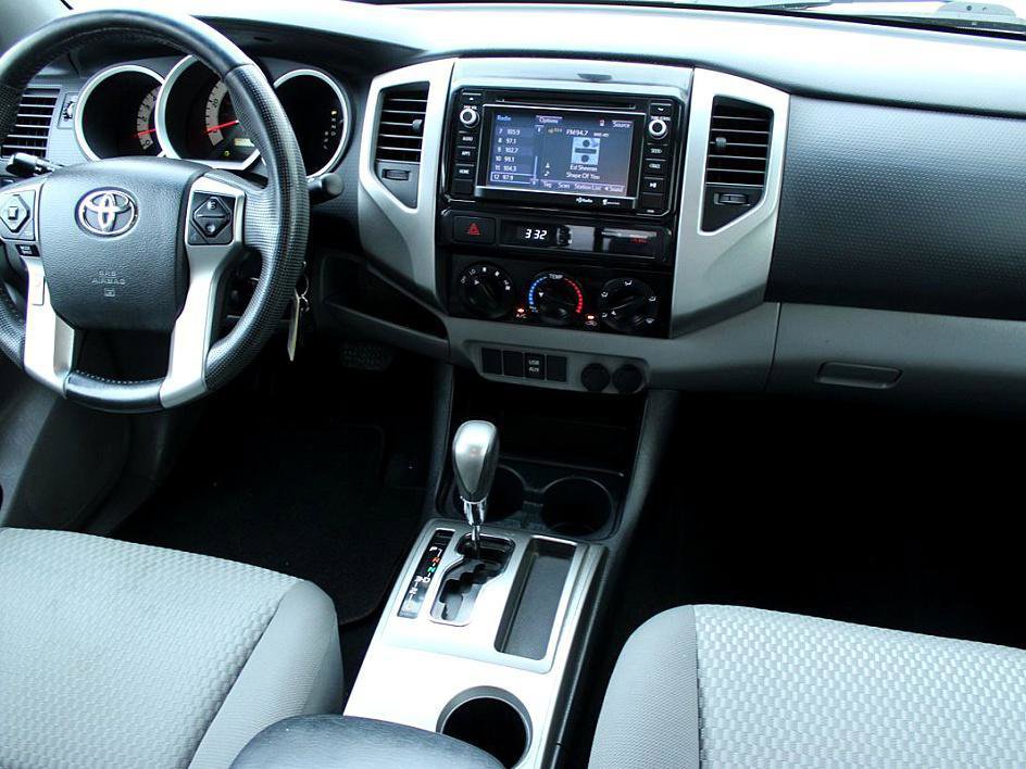 Used 2014 Toyota Tacoma PreRunner image 15