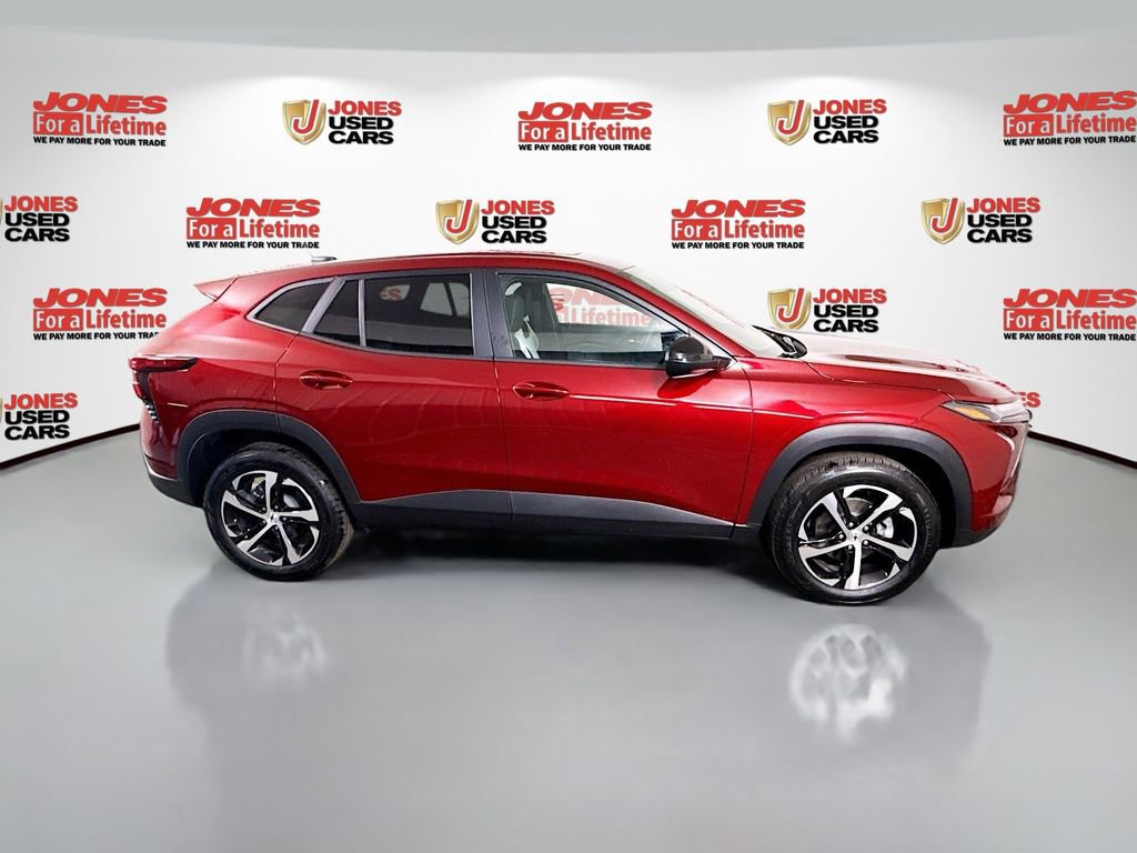 Used 2025 Chevrolet Trax RS w/ Sunroof Package image 17